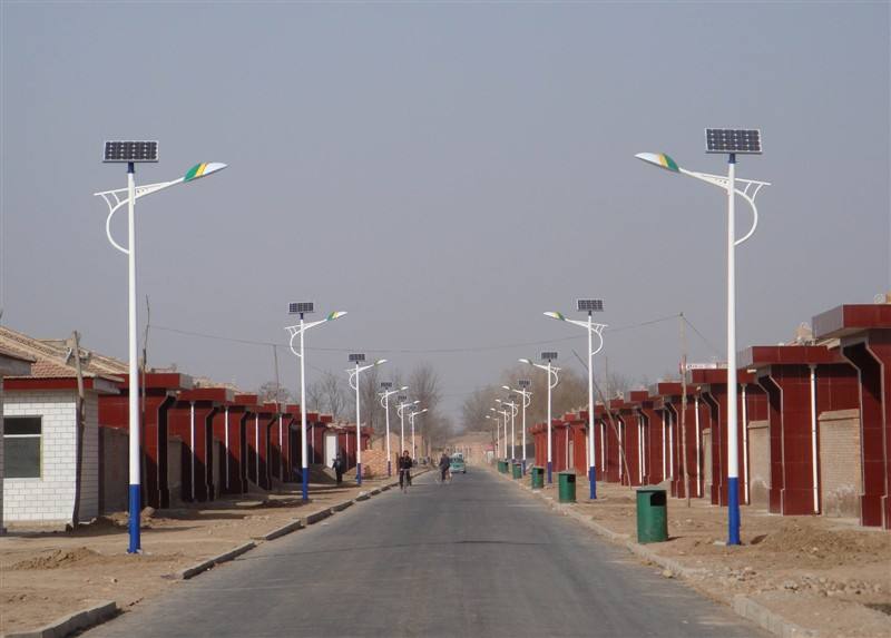 如何选购性价比高的太阳能LED路灯