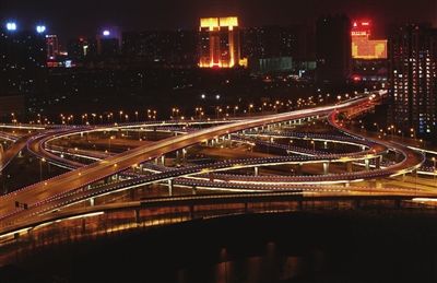 首个城市照明条例明年2月实施 景观照明步入规范化轨道