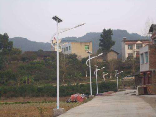 太阳能LED路灯代替传统路灯