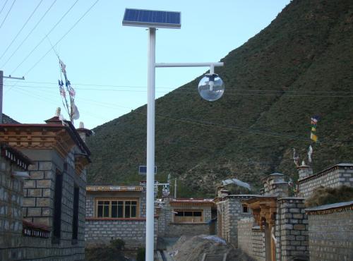 太阳能路灯安装地基怎么打