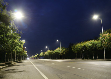 太阳能LED路灯电磁板的优点